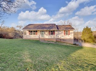 706 S Sherbrooke Cir, Mt Carmel, TN 37645