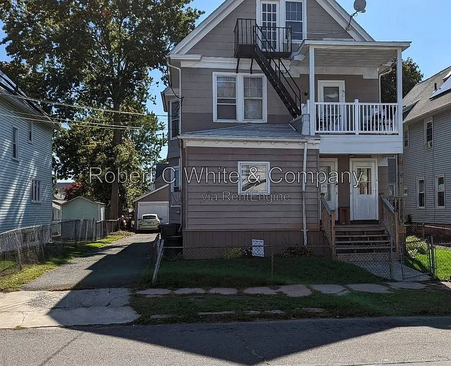 150 Leete St