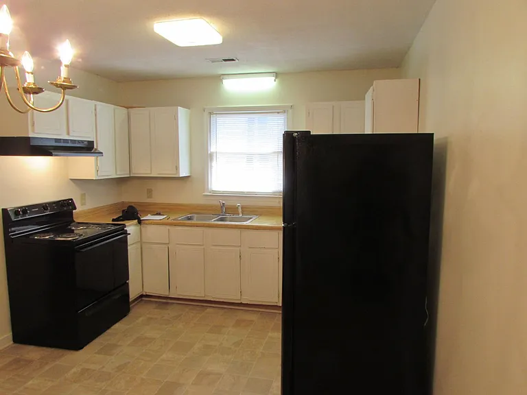 518 W Park Ave — Photo 4