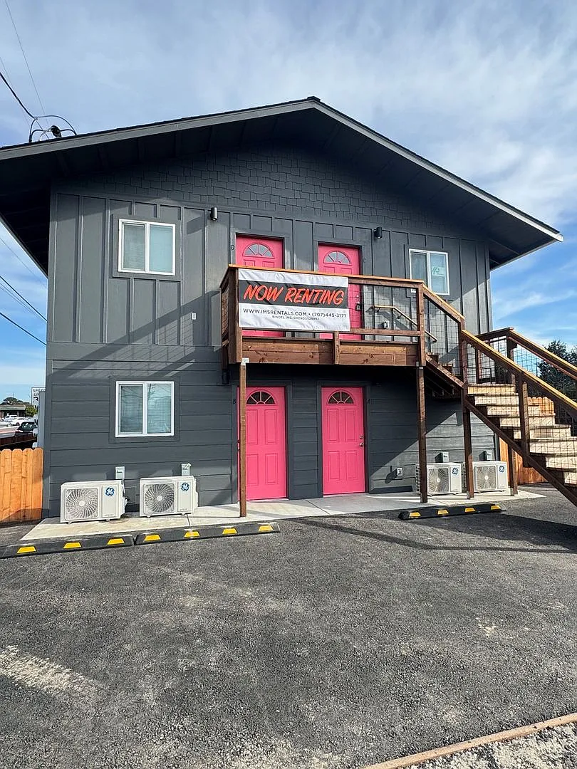 965 W Harris ST — Photo 1