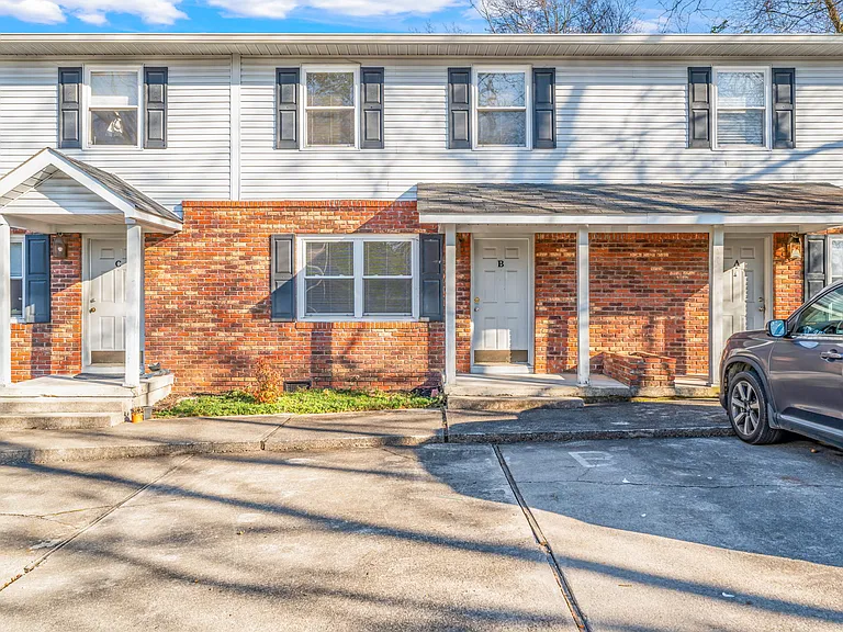 302 Wakefield Rd #B — Photo 16