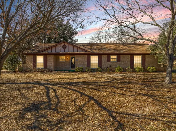 904 Evelyn Dr, Lorena, TX 76655