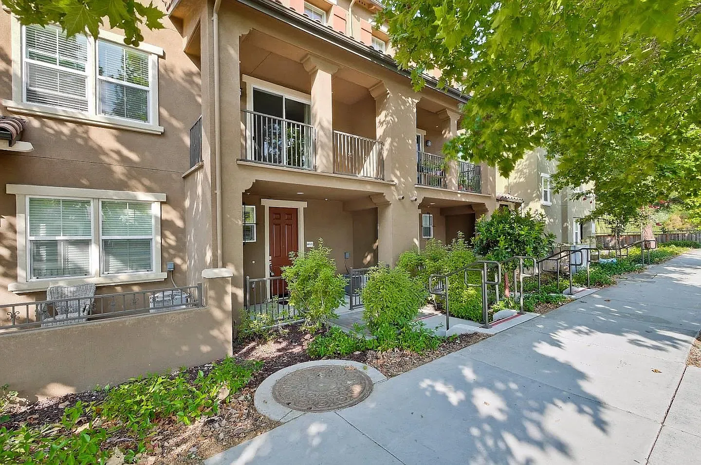 3 bed, 1522 sqft, $4,200 — Photo 1