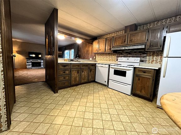 4th image of 1305 N Wenatchee Avenue #22