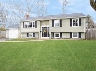 92 Brookwood Rd, Warwick, RI 02889