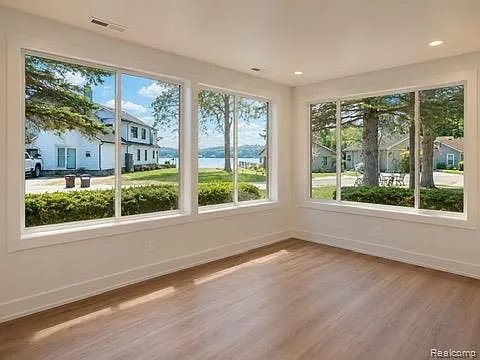 2 bed, 1200 sqft, $2,500 — Photo 3