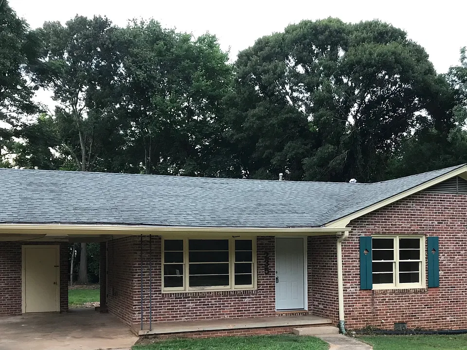 235 Clarke Dr
