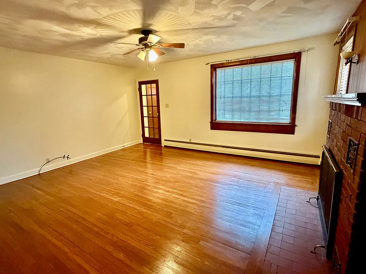 Building Photo - 99 Castle Creek Rd #1