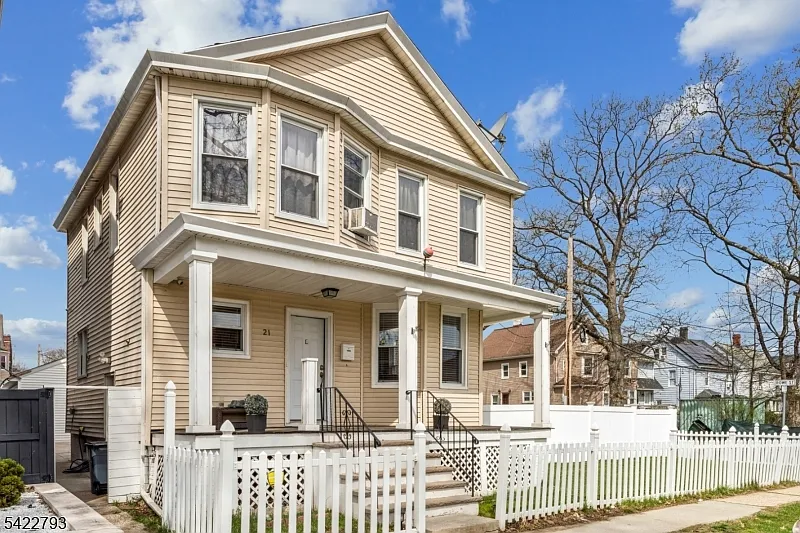 21 Ellington St photo 1