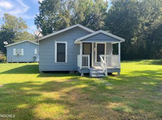2107 Agnes St, Pascagoula, MS 39567