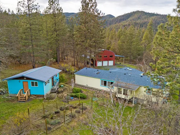 8060 Upper Applegate Rd, Jacksonville, OR 97530