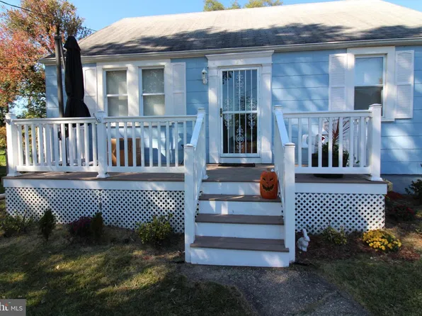 22 Village Rd, Baltimore, MD 21208