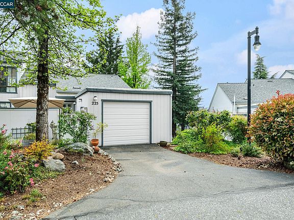 2nd image of 225 Woodside Ct