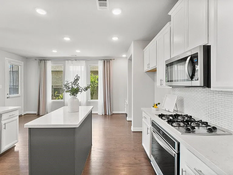 2840 Jehlon Ln — Photo 9