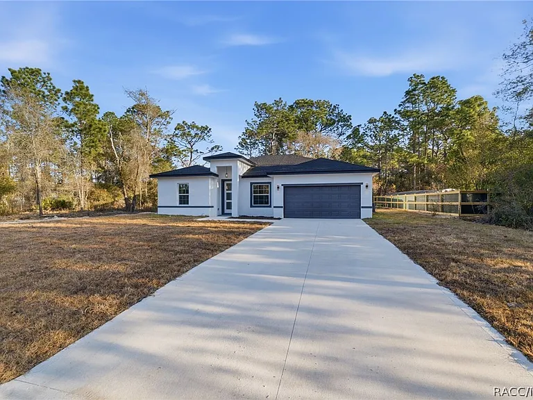 7047 N Lime Dr — Photo 2