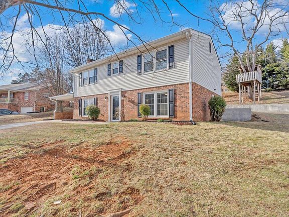 4th image of 441 Aragona Dr