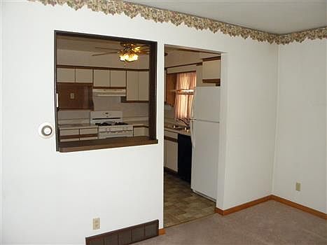 3rd image of 10050 Martin Ave