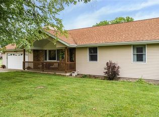 10947 E Aminoff Dr, Effingham, IL 62401