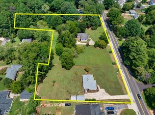 1738 Cooledge Rd, Tucker, GA 30084