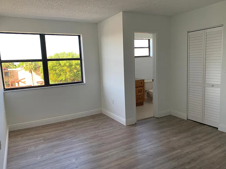 281 W Park Dr #2 — Photo 17