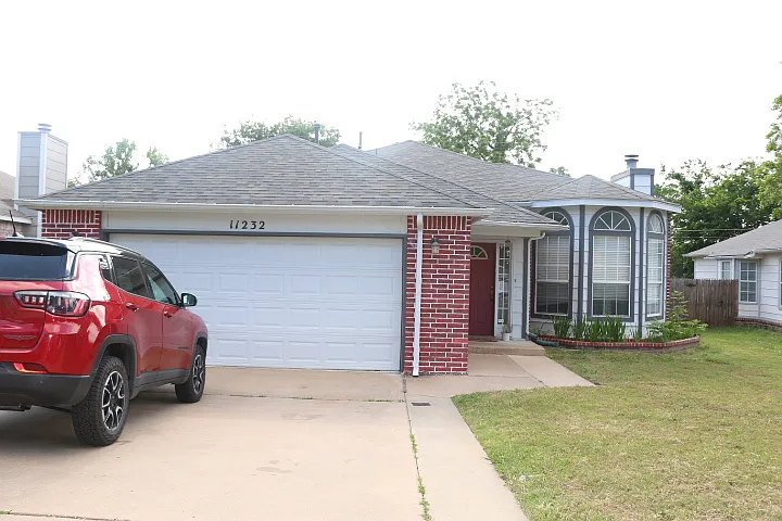 Building Photo - 11232 S Nandina Ave
