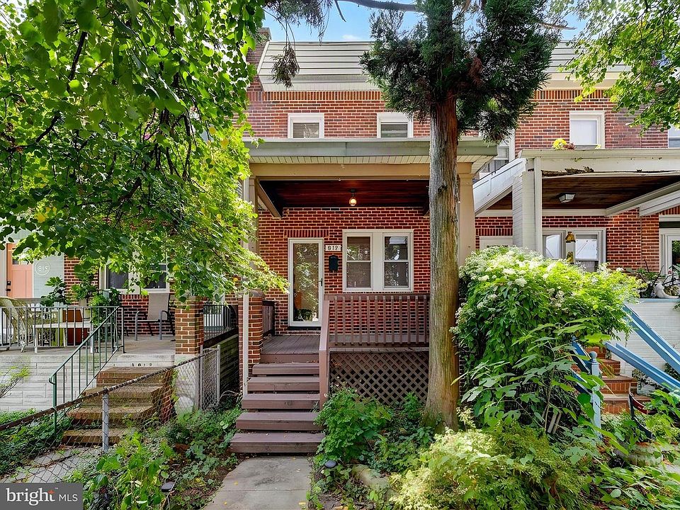 1st image of 819 W 33rd St