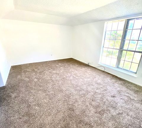 5th image of 3713 Grasmere Dr