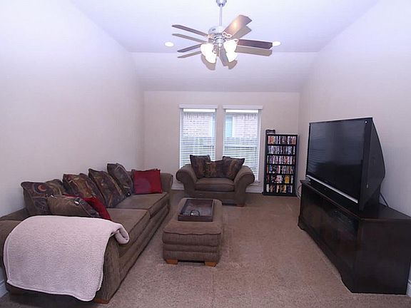4th image of 550 Kirkham Ln