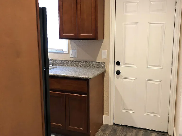149 Rounds St — Photo 8