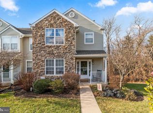 884 Amber Ln, West Chester, PA 19382