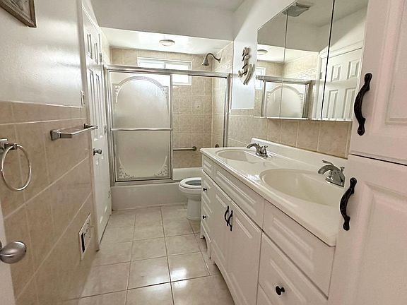 4th image of 630 Barlow Ave Floor 1