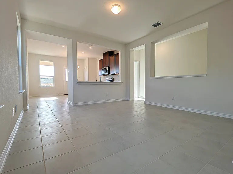 15611 Electra Cir — Photo 4