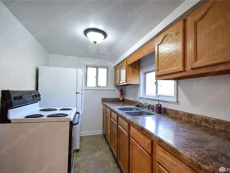 2926 Robin Rd — Photo 12