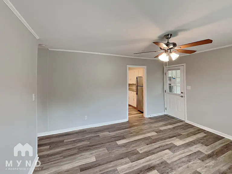 502 Cuthbertson St — Photo 4
