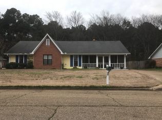 2000 Holly Hill Dr, Tupelo, MS 38801