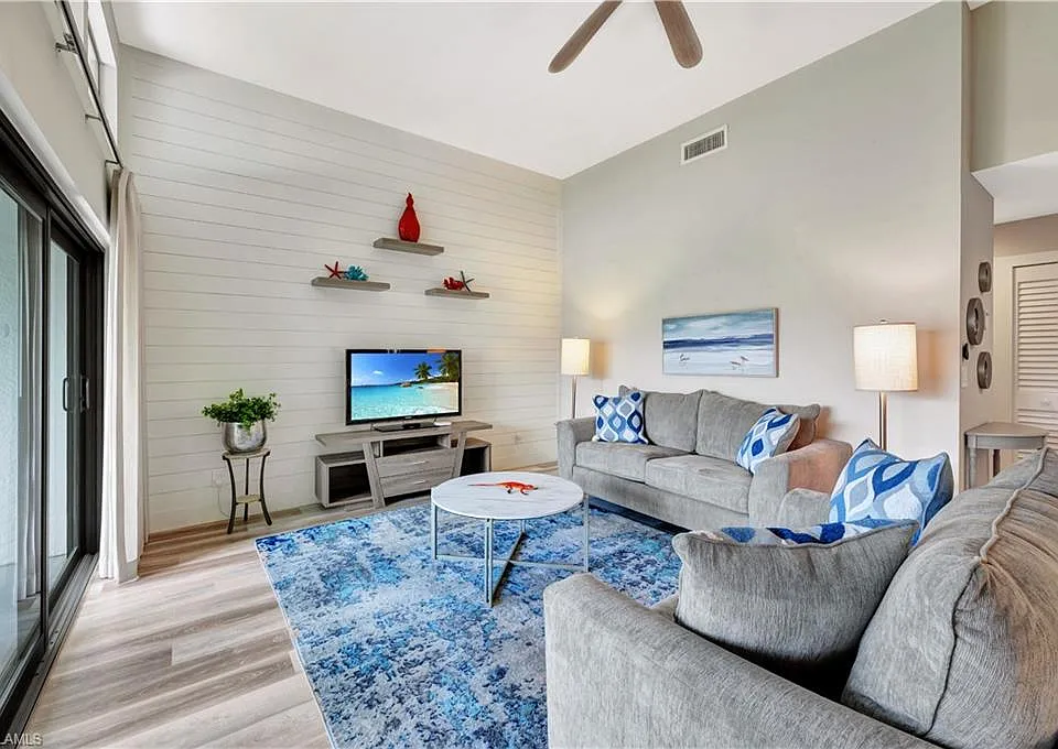583 Beachwalk Cir #Q-203
