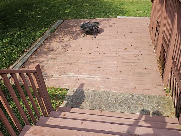 4th image of 629 Worthington Pl N