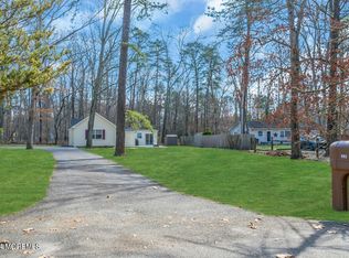 693 Willys Ln, Jackson, NJ 08527