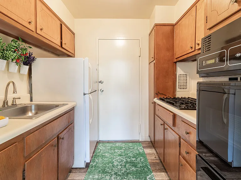 Three Chopt West Apartments — Photo 7