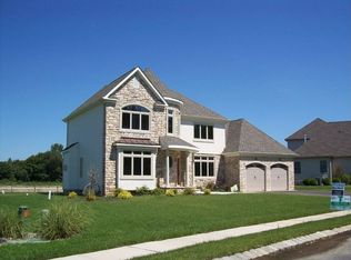 104 Buena Dr, Minotola, NJ 08341