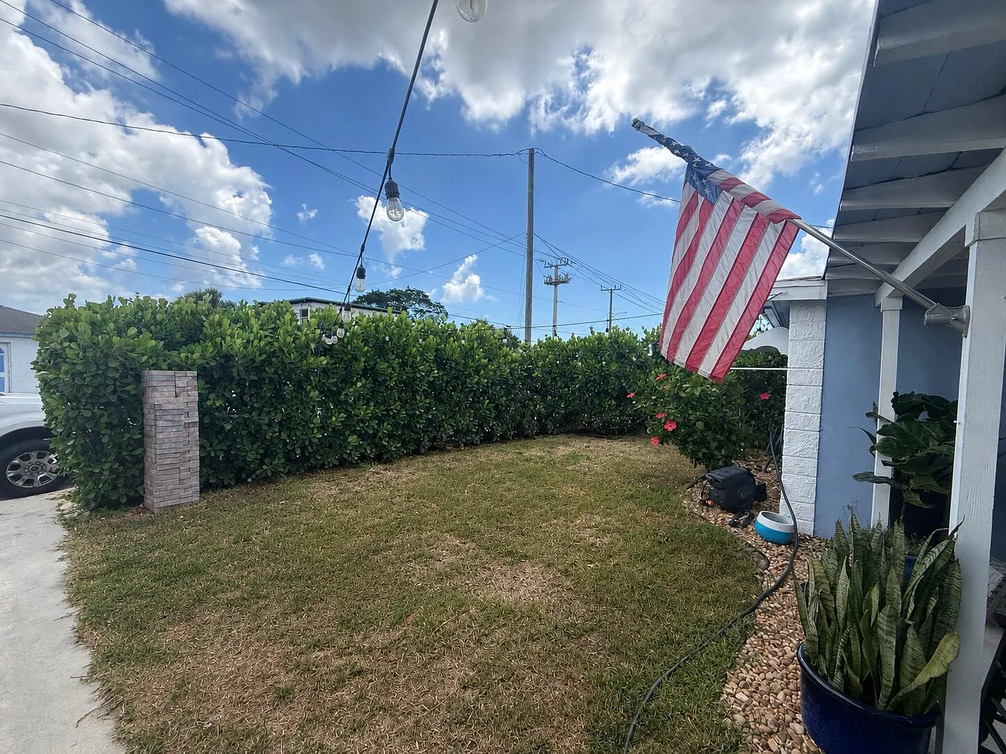 3 bed, 1.0 bath, 1033 sqft, $2,400 — Photo 4