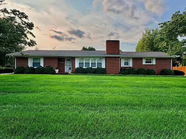 2216 Wyndale Rd, Johnson City, TN 37604