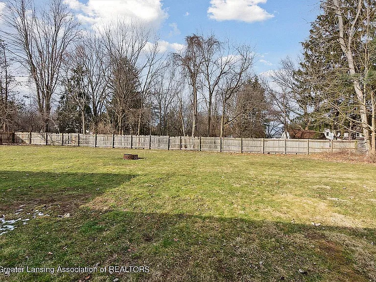 5953 Okemos Rd — Photo 14