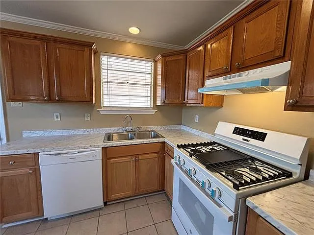 1520 Orchid Dr — Photo 8