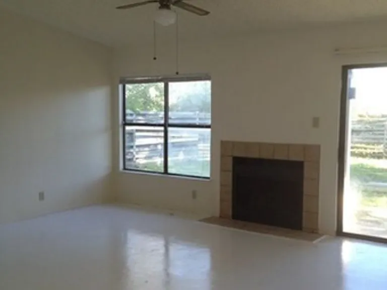 9631 Bratton Dr — Photo 2