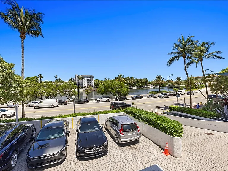 2457 Collins Ave #201 — Photo 11