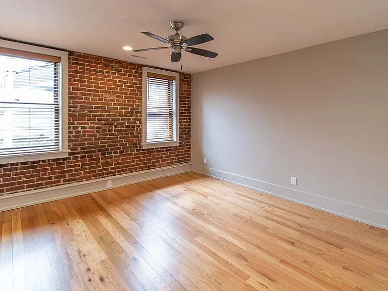1741 Frankfort Ave — Photo 9
