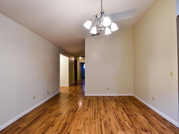 5th image of 6094 Garden Towne Way
