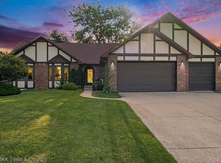 5068 Bloss Dr, Swartz Creek, MI 48473