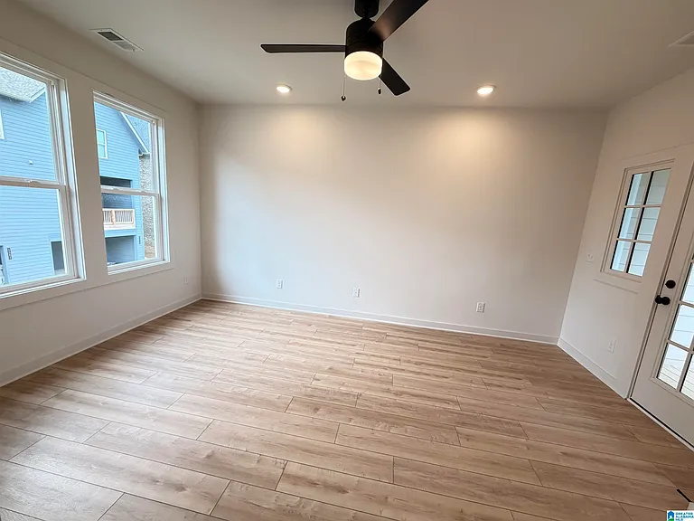 4739 Silas Ave — Photo 10